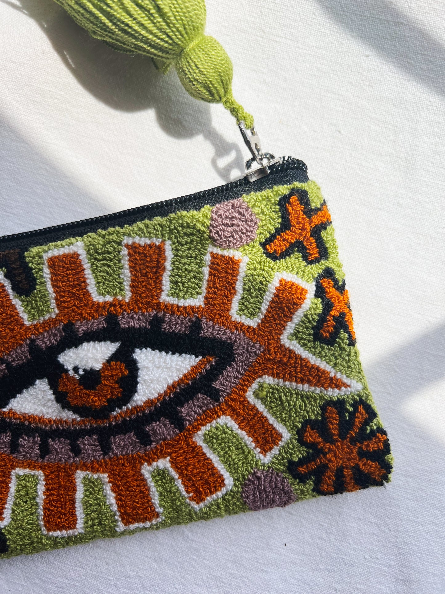 Ojos Tapizado ✻ Small Wayuu Clutch