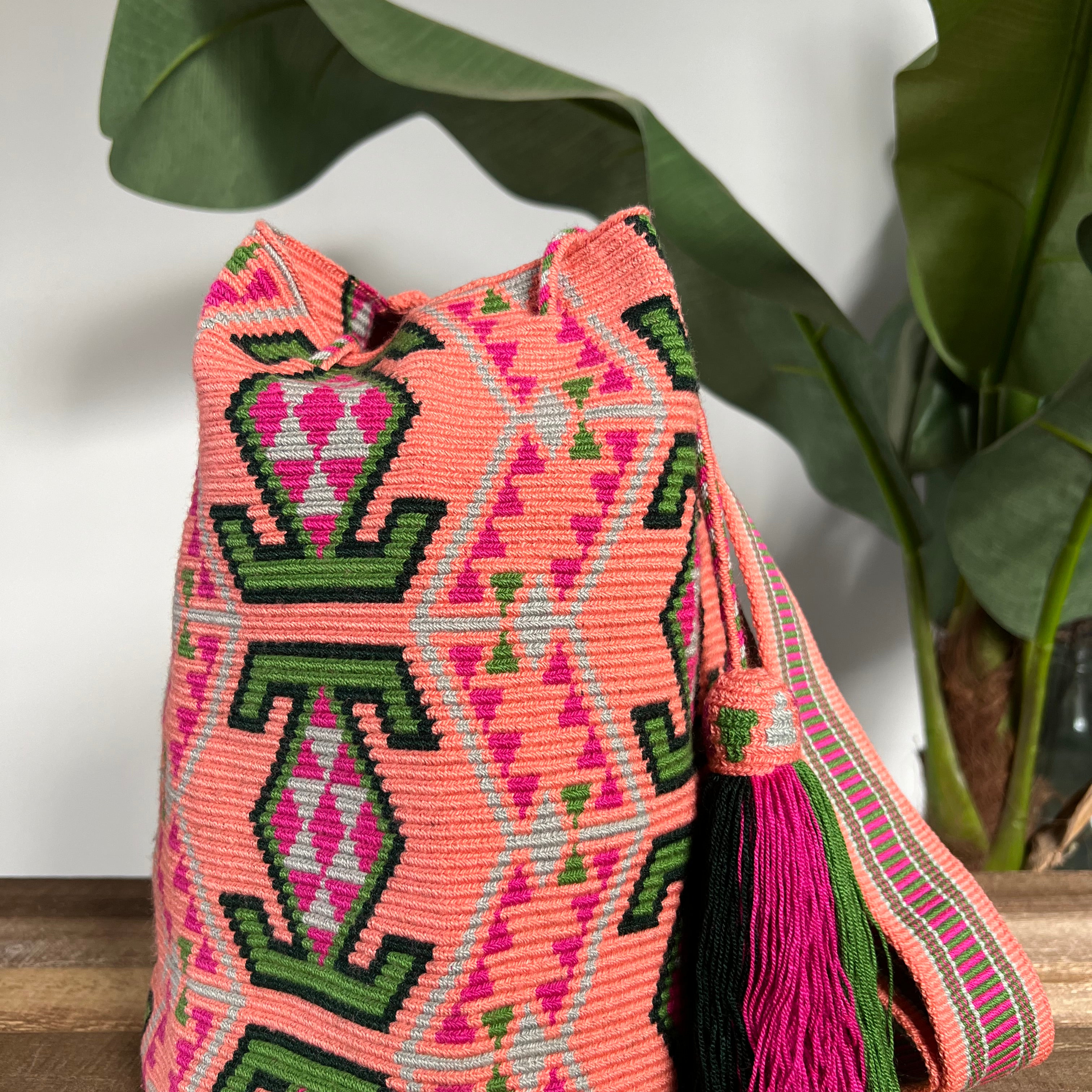 1 THREAD ✻ Large Wayúu Mochila