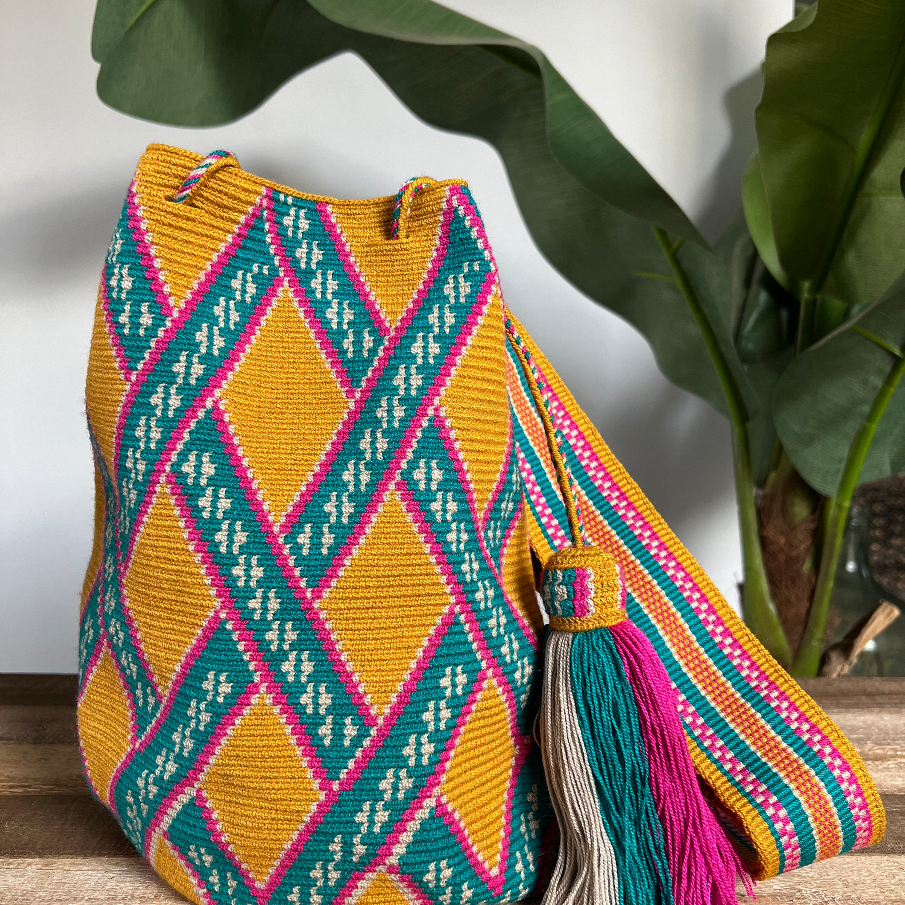 1 THREAD ✻ Large Wayúu Mochila