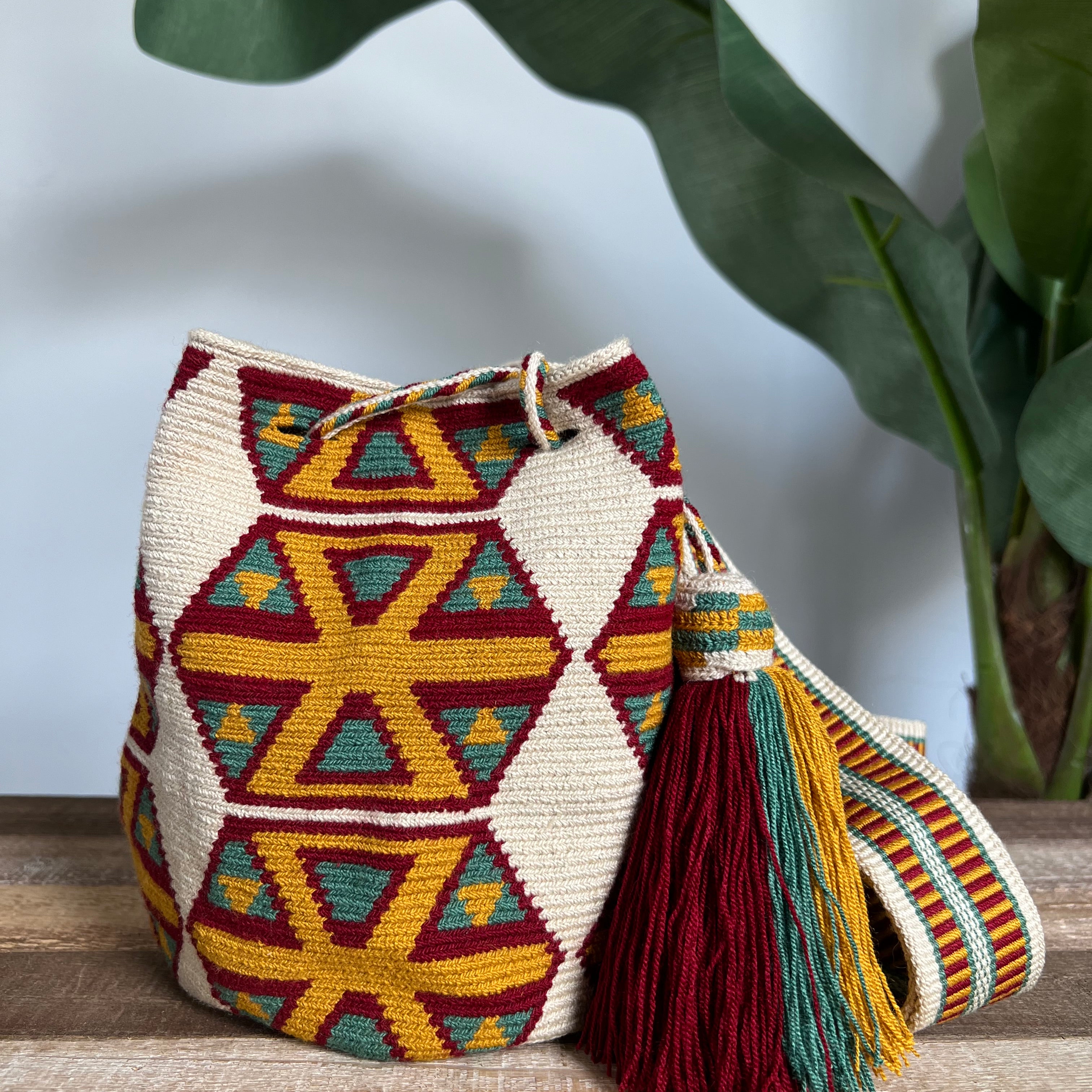 1 THREAD  ✻ Medium Wayuu Mochila