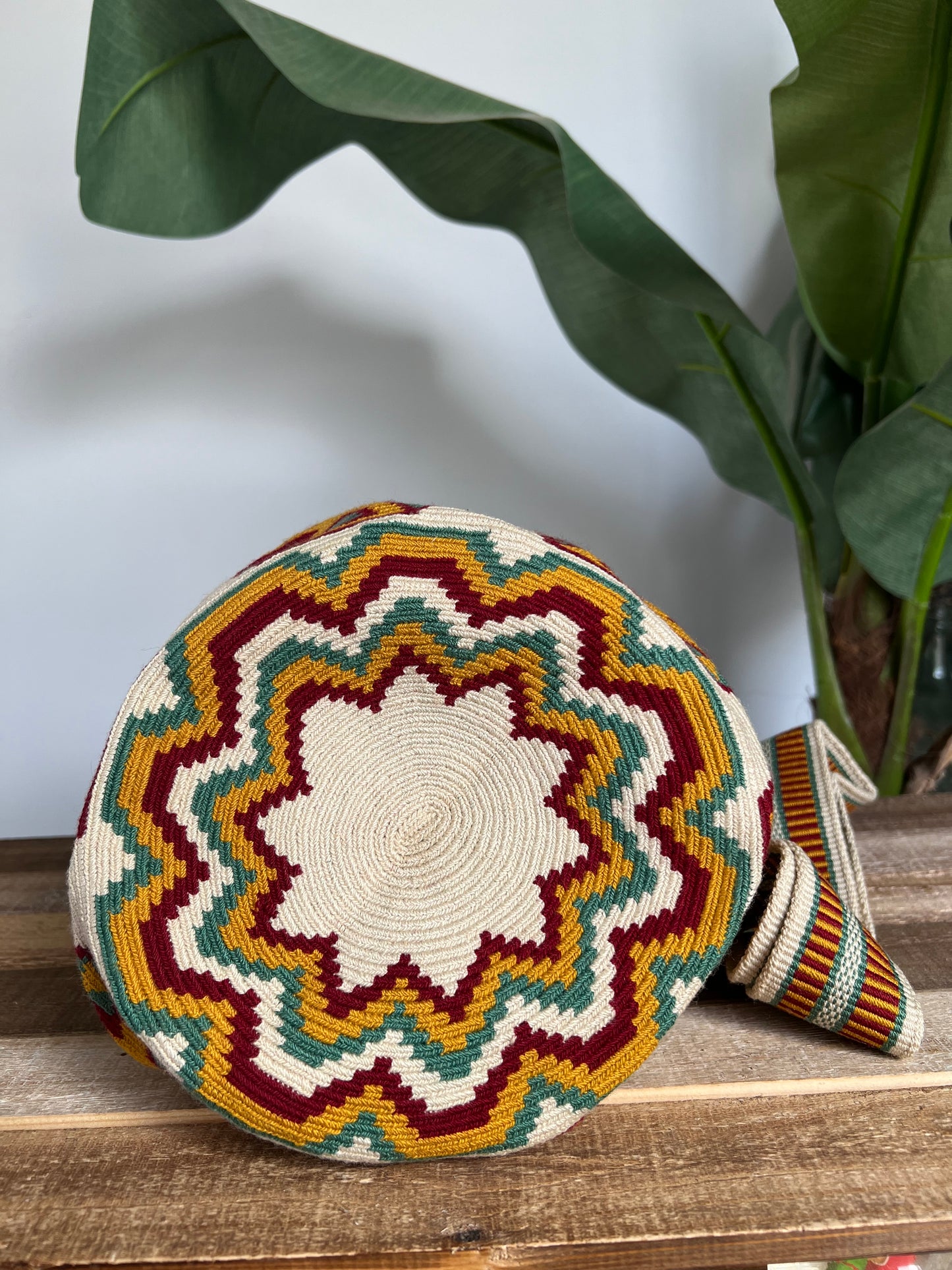 1 THREAD  ✻ Medium Wayuu Mochila